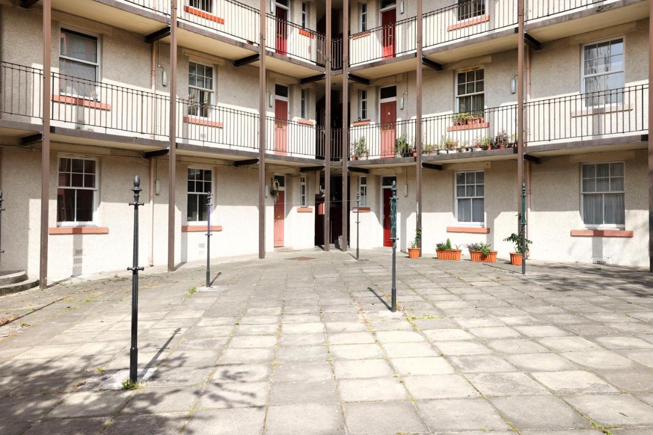 Stunning 2 Bed Apt Nr The Royal Mile & The Castle EDI Exterior photo